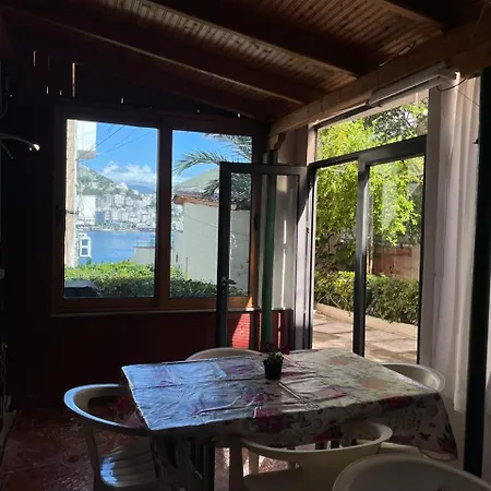 B 4 Apartment Sarande